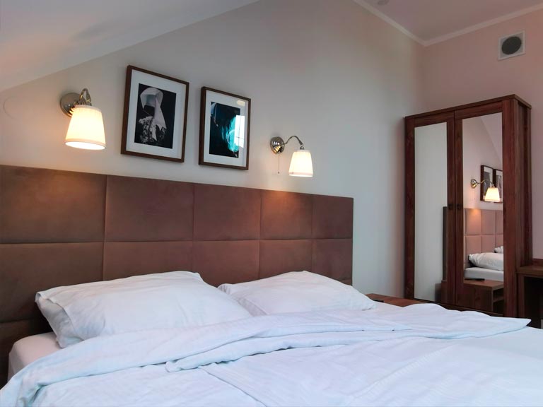 hotel-pokoje-podzamcze-falkow